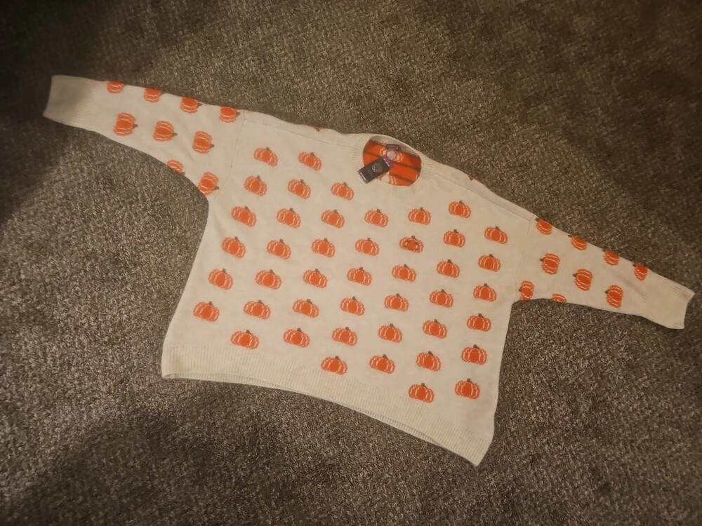 Vince Camuto Halloween Pumpkin Sweater Size XXL New With Tags